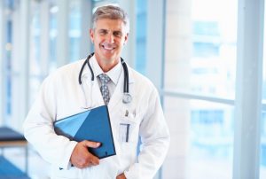 Врач с дипломом